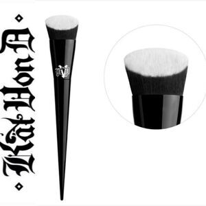 Kat Von D Lock-It Edge #10 Foundation Brush